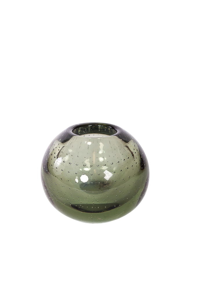 Grön glasvas från Modighus.se med dekorativa luftbubblor, märkt EDA-47, 8 cm hög.