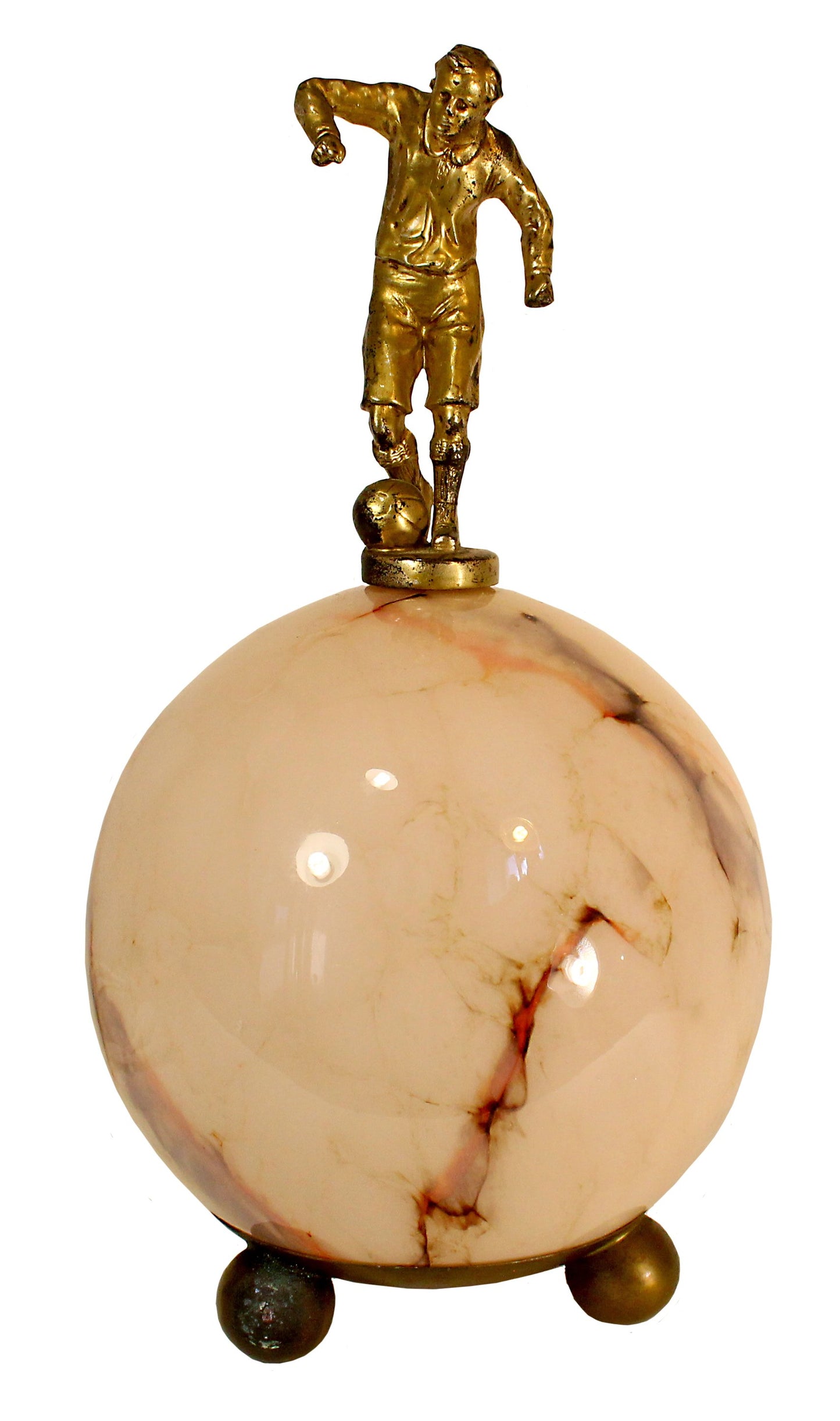 Antik bordslampa med glasglob och fotbollsspelarskulptur i mässing, 1940-tal