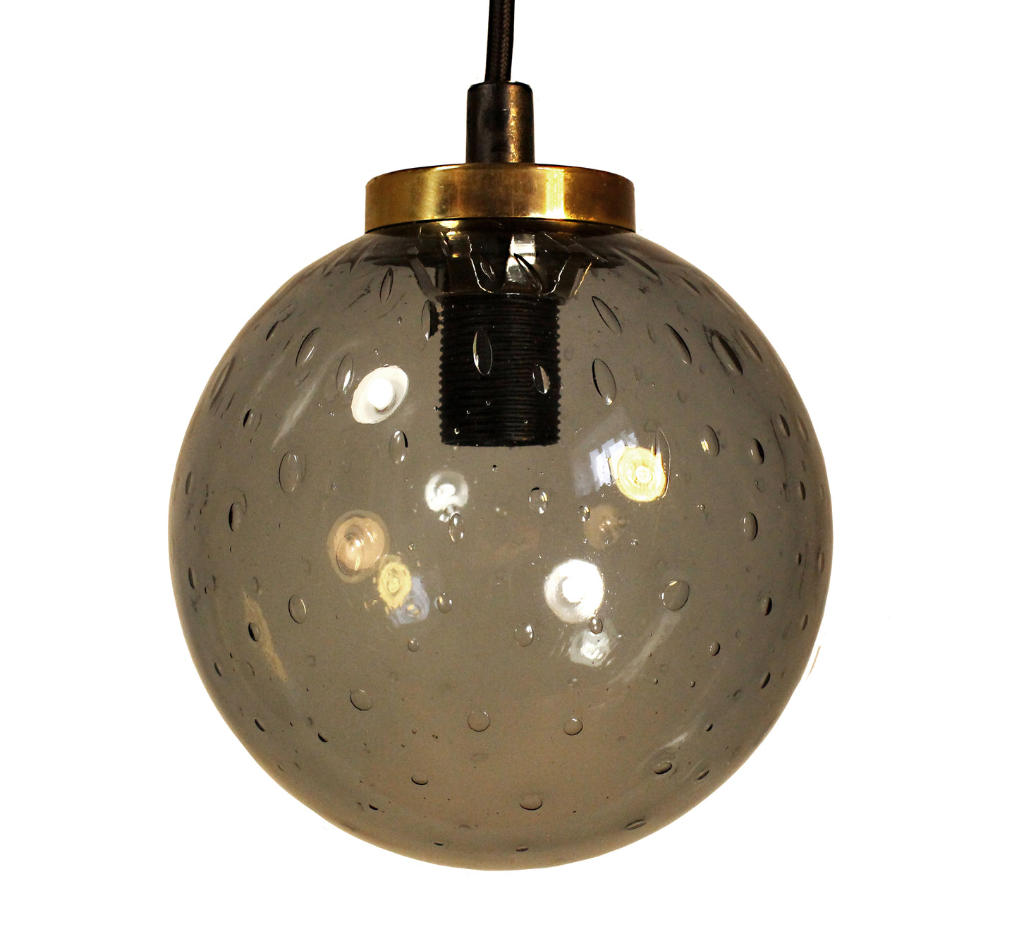 Fönsterlampa i rökfärgat glas med bubblor och mässingsfäste