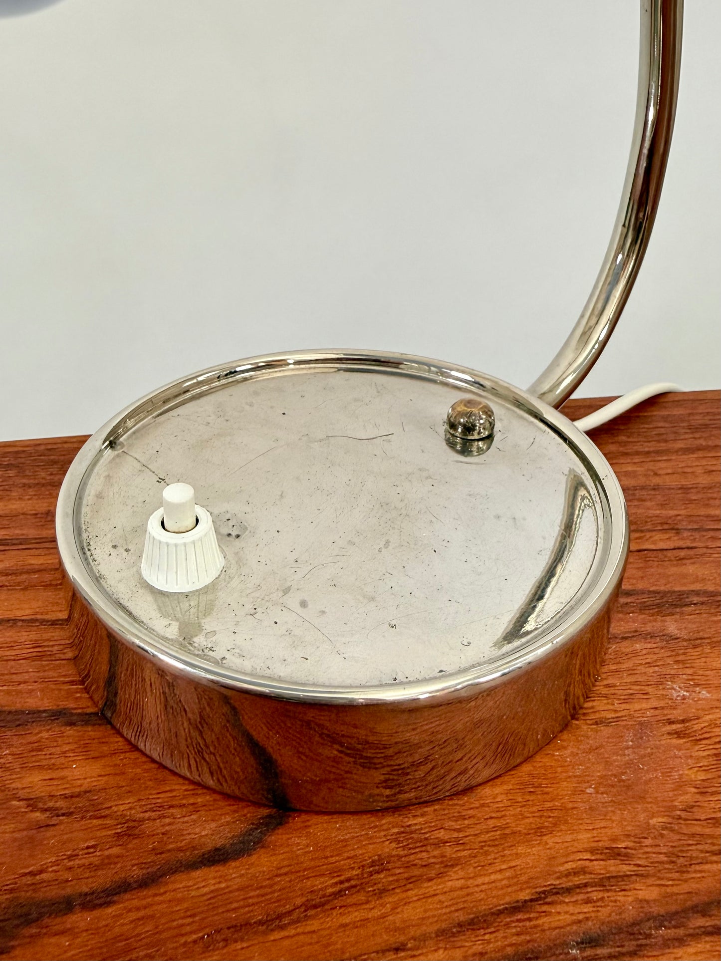 Liten bord/vägglampa i crome