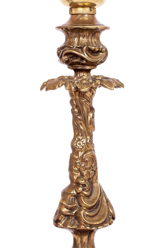 Modighus.se bordslampa i massiv mässing med detaljerade blomornament i romantisk rokoko-stil från 1940-talet.