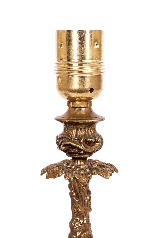Modighus.se bordslampa i massiv mässing med romantiska rokoko-detaljer från 1940-talet