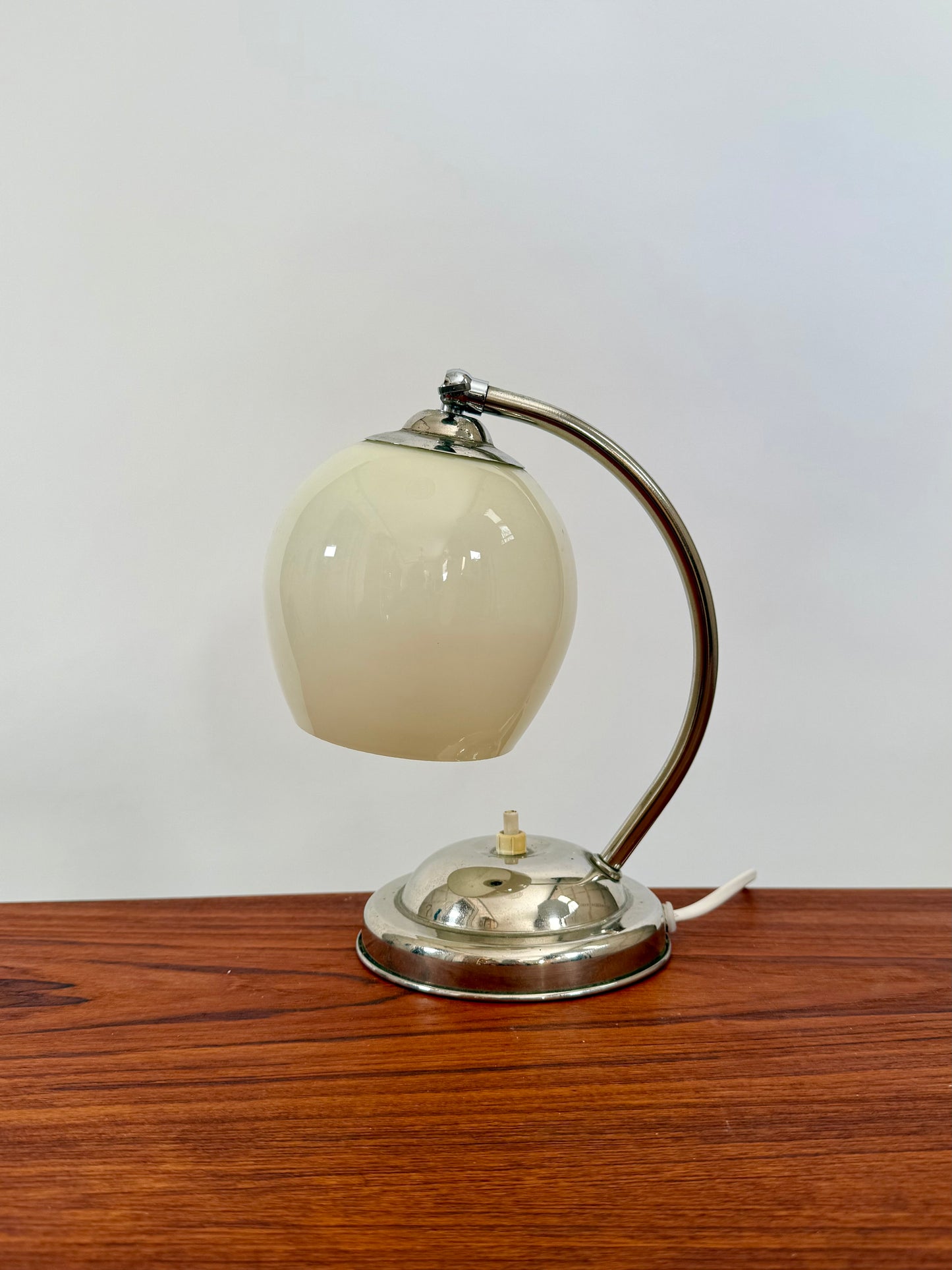 Liten bord/vägglampa i crome