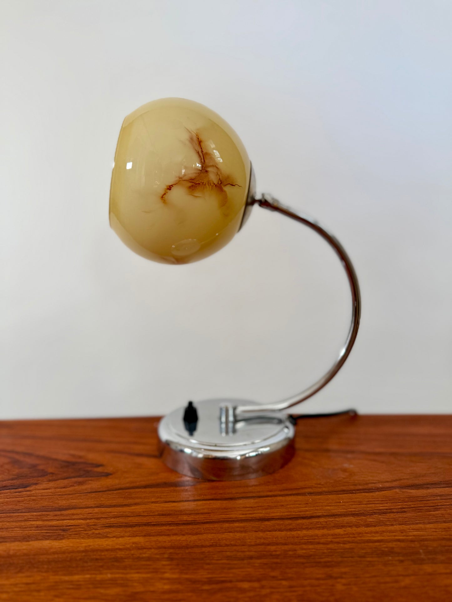 Liten bord/vägglampa i crome