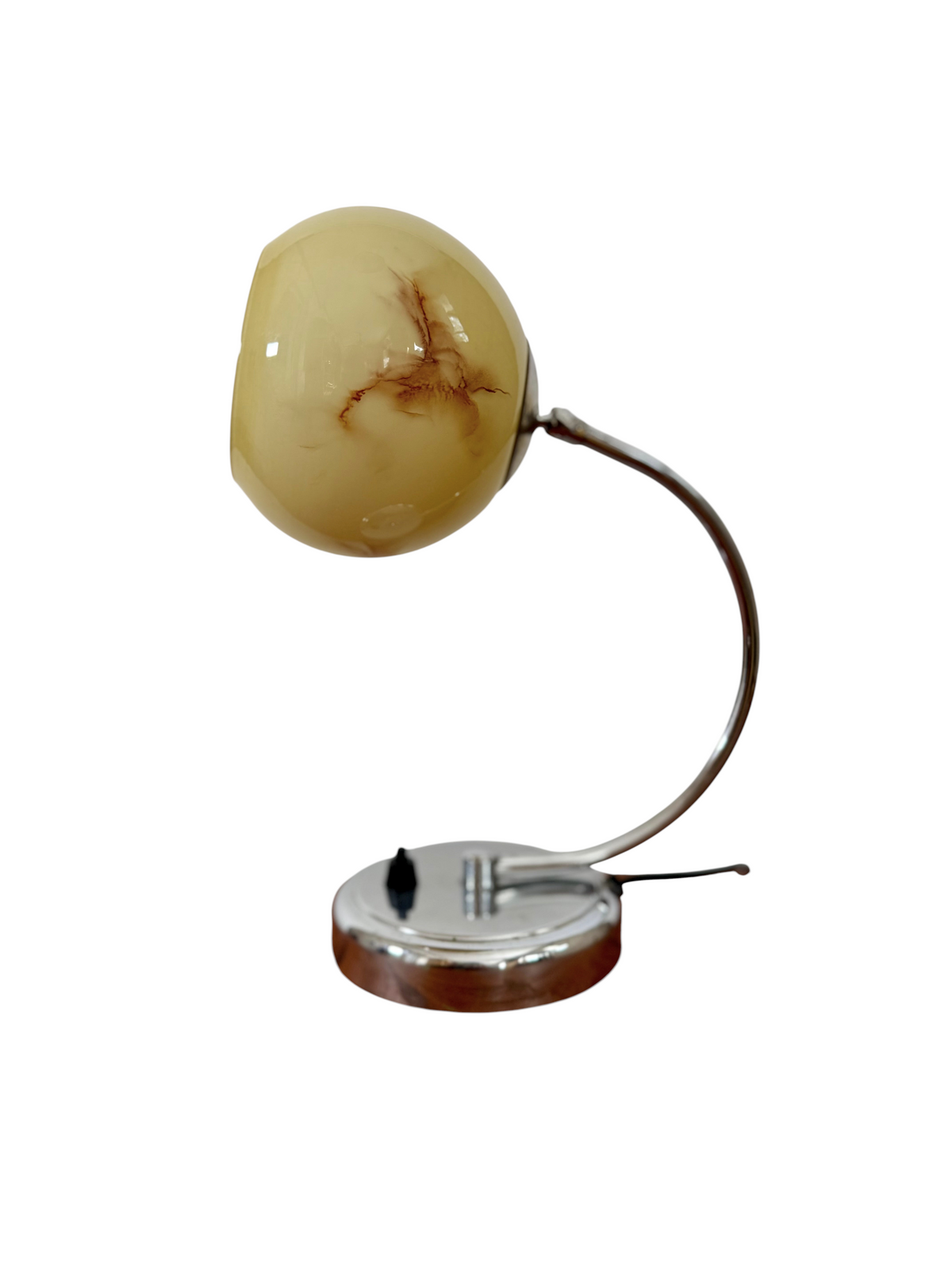 Modighus.se vintage bordslampa i krom med rund marmorerad glaskupa i gult och brunt