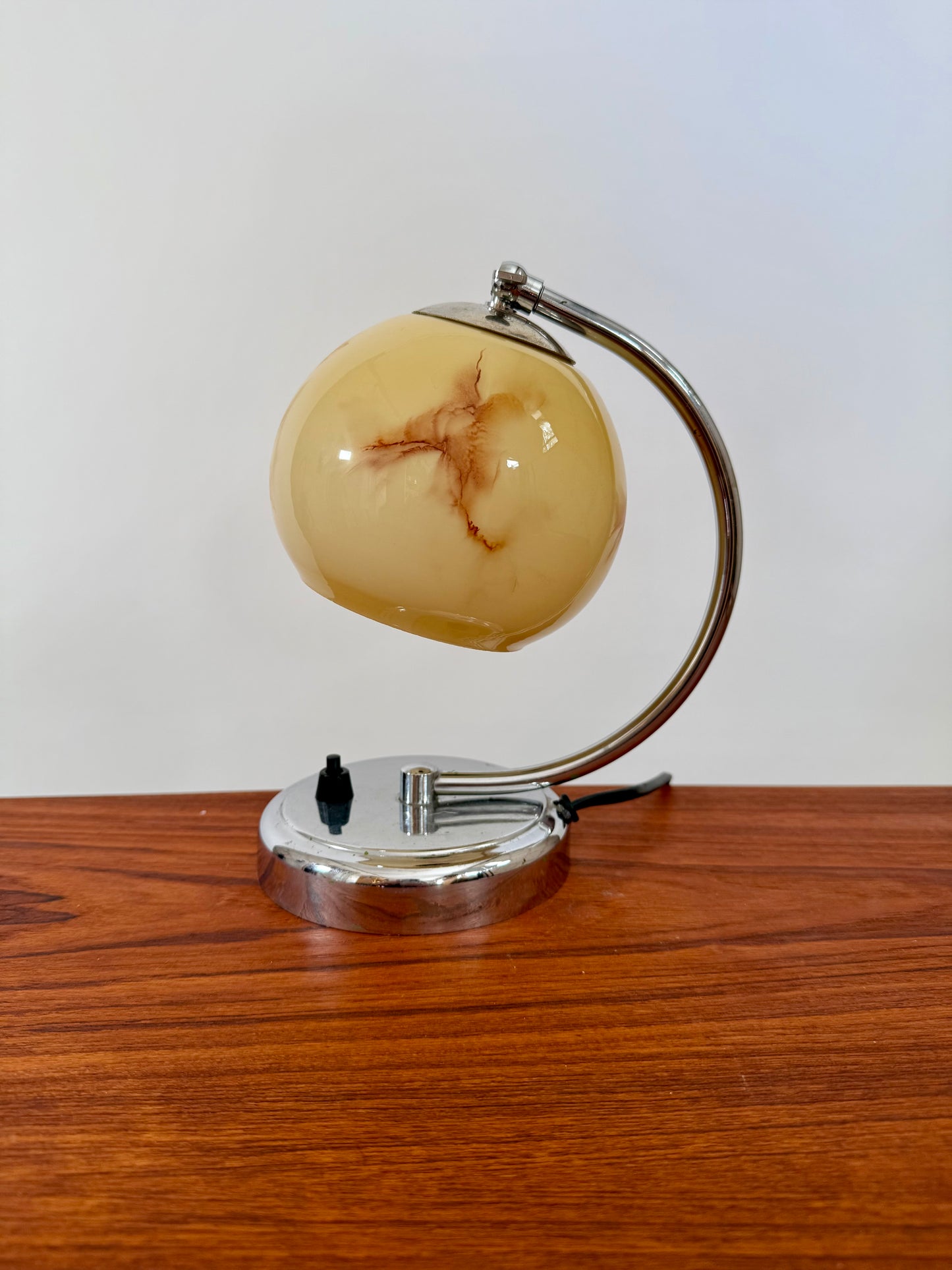 Liten bord/vägglampa i crome