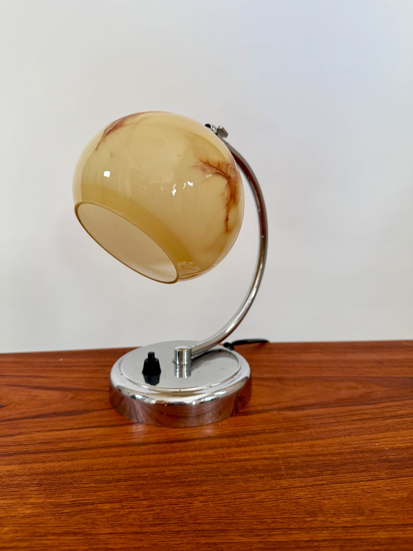Liten bord/vägglampa i crome