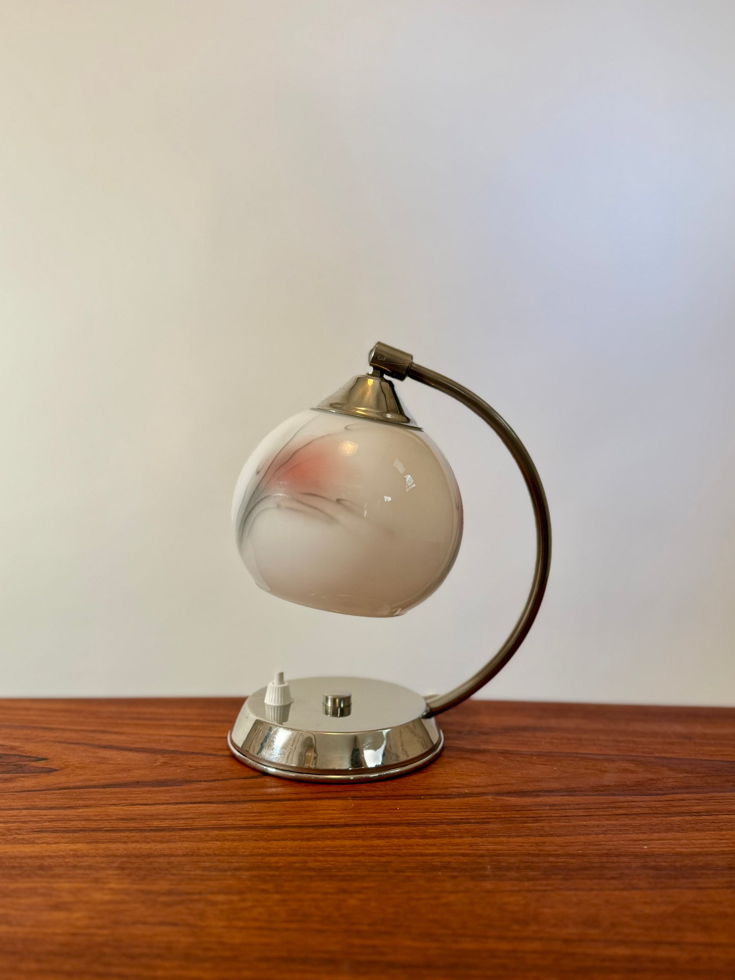 Liten bord/vägglampa i crome