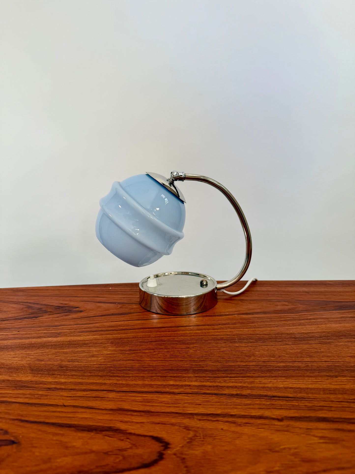 Liten bord/vägglampa i crome