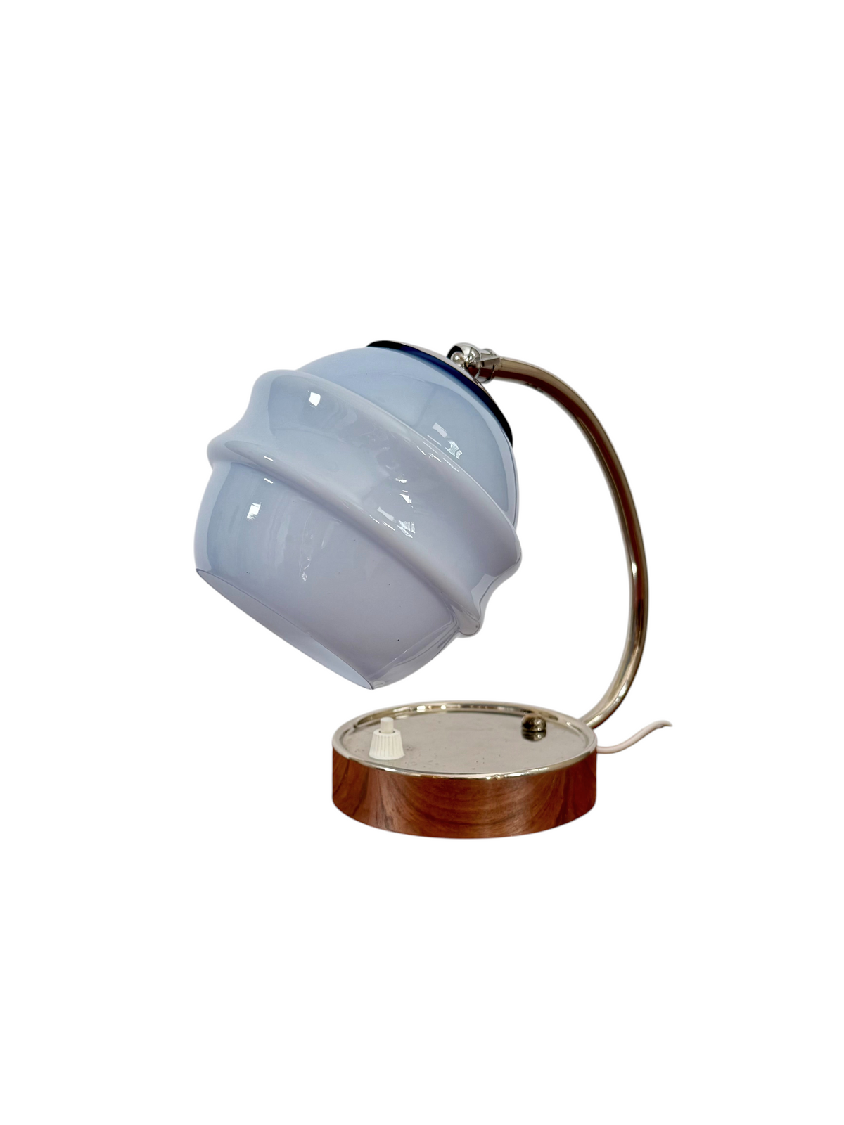 Modighus.se vintage bordslampa i kromad metall med en unik vågig blå glaskupa som även kan användas som vägglampa.