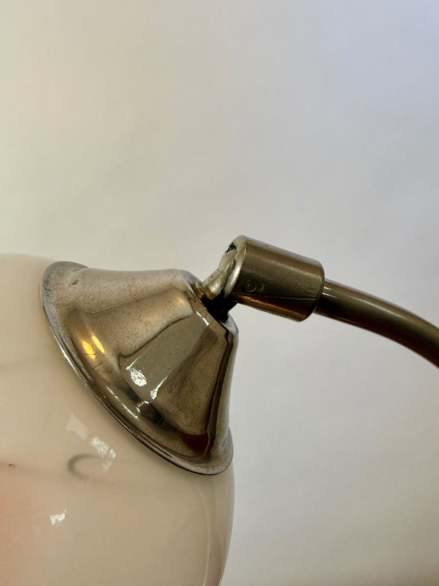 Liten bord/vägglampa i crome