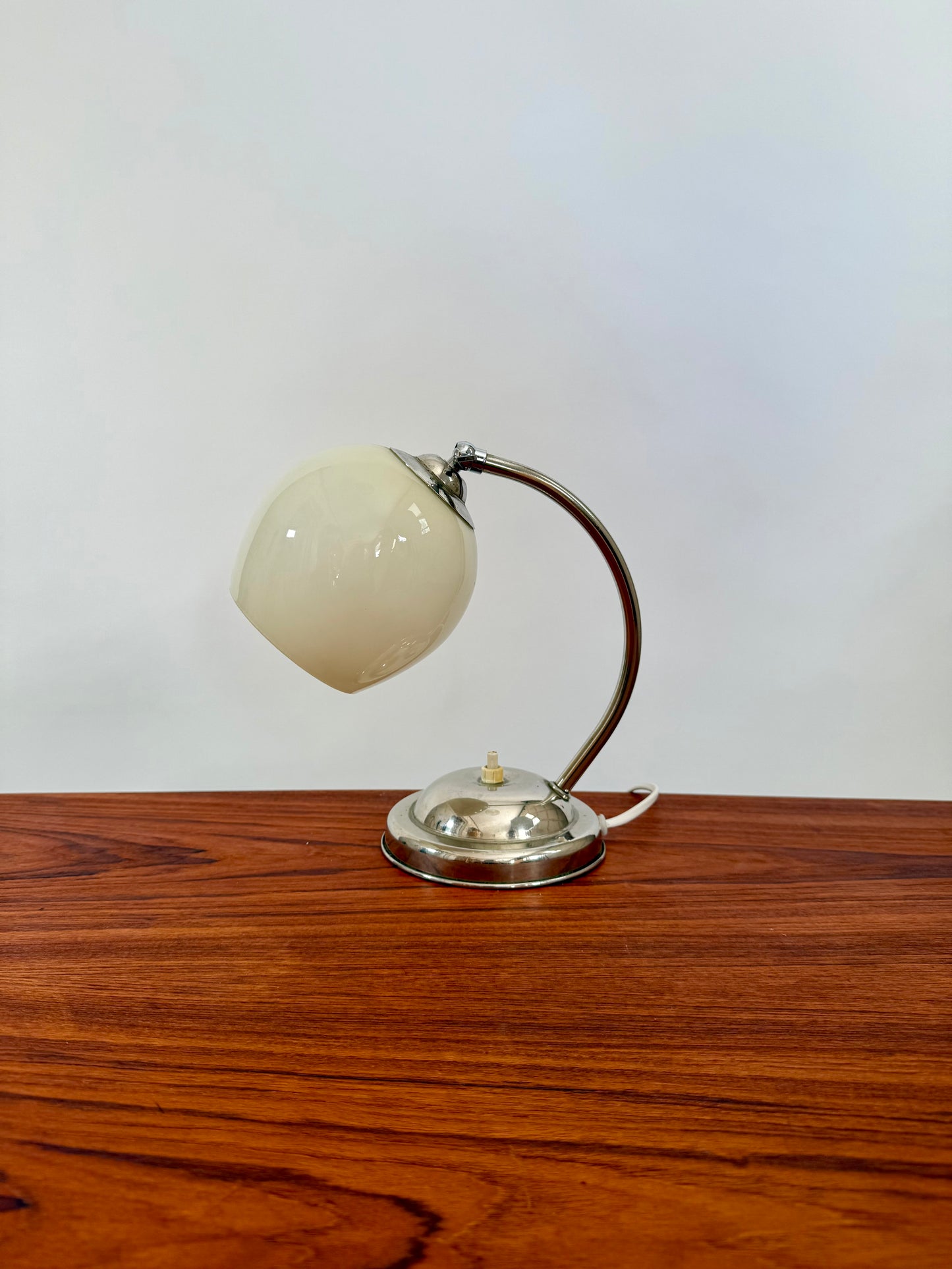 Liten bord/vägglampa i crome