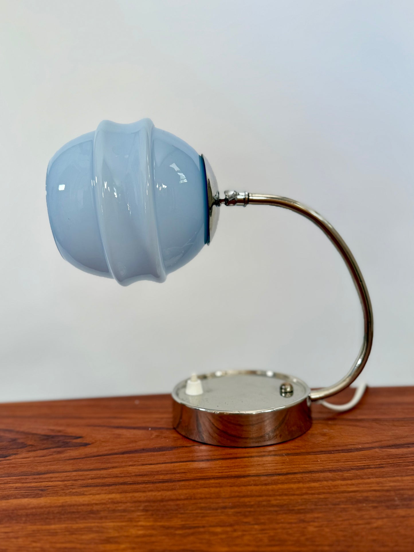 Liten bord/vägglampa i crome
