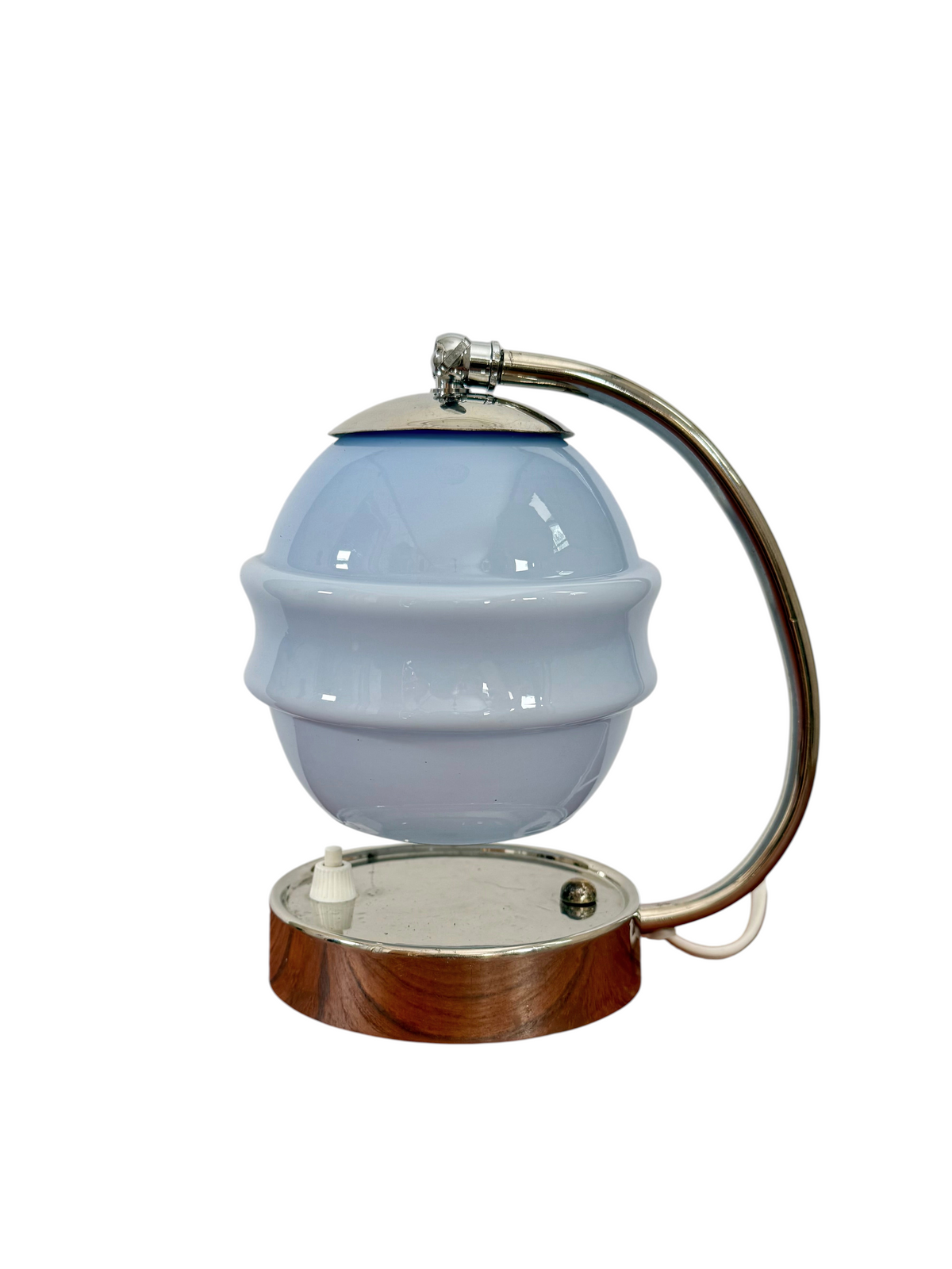 Modighus.se vintage bordslampa i kromad metall med en unik blå glaskupa, kan även användas som vägglampa.