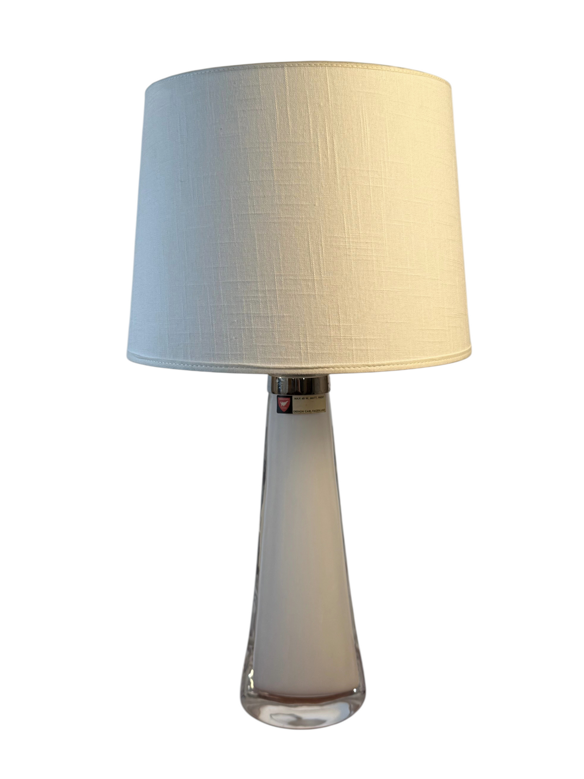 Modighus.se bordslampa från Orrefors i vitt glas designad av Carl Fagerlund med vit tygskärm och ny el.