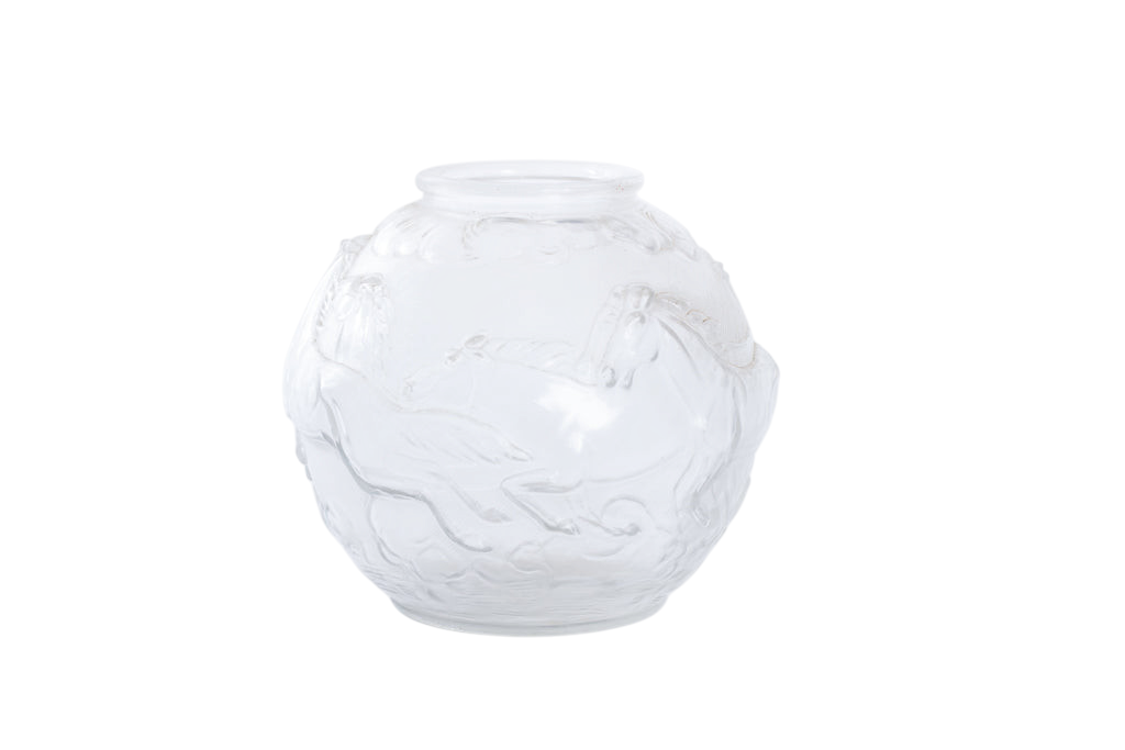 Modighus.se Glimma Glasbruk vas i frostat glas med detaljerat hästmotiv i vintageskick