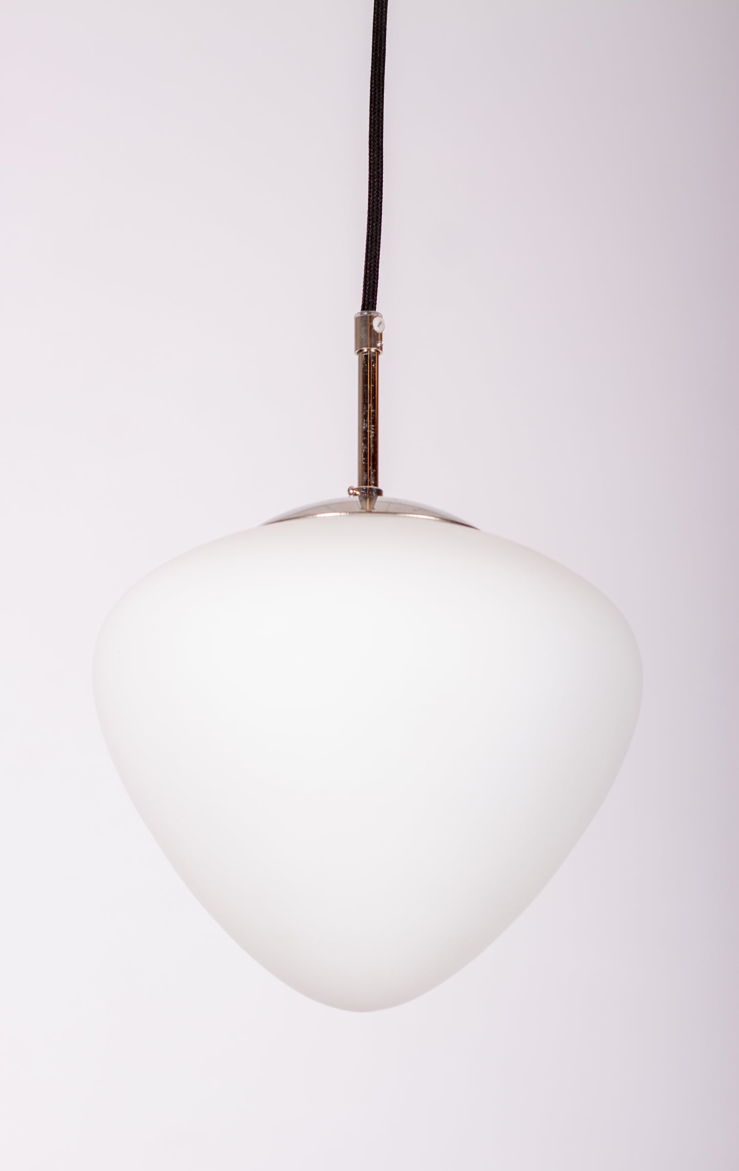Pendellampa mattvitt glas