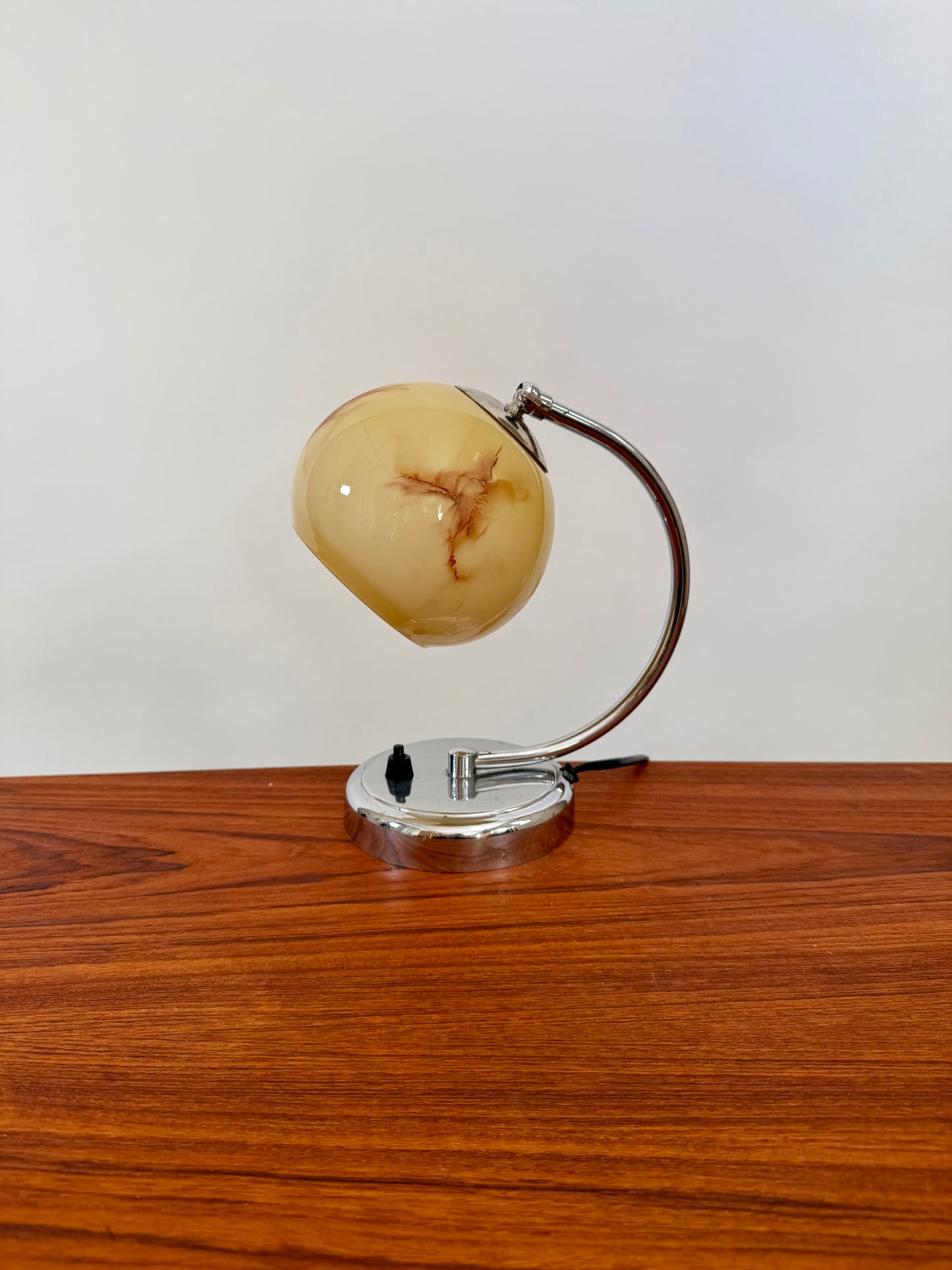 Liten bord/vägglampa i crome