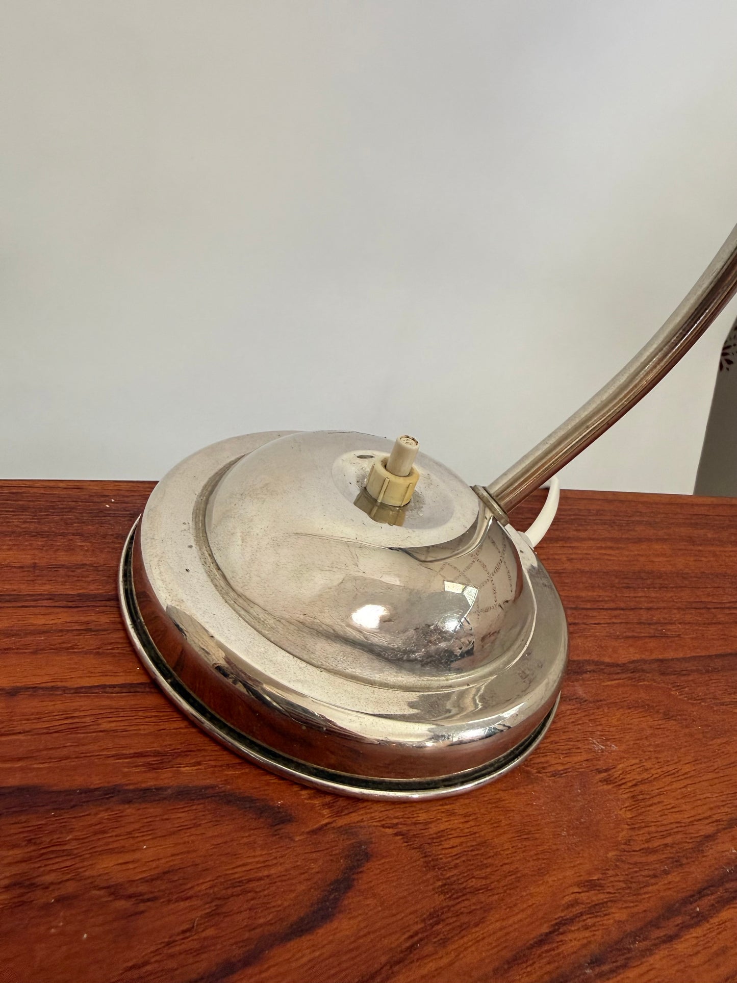 Liten bord/vägglampa i crome