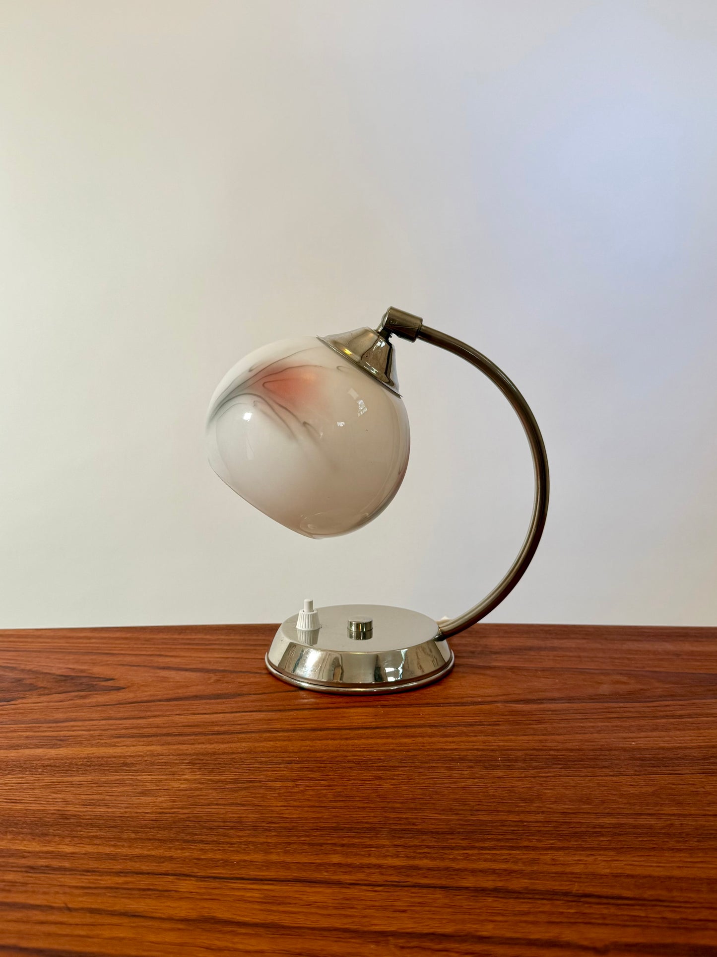 Liten bord/vägglampa i crome