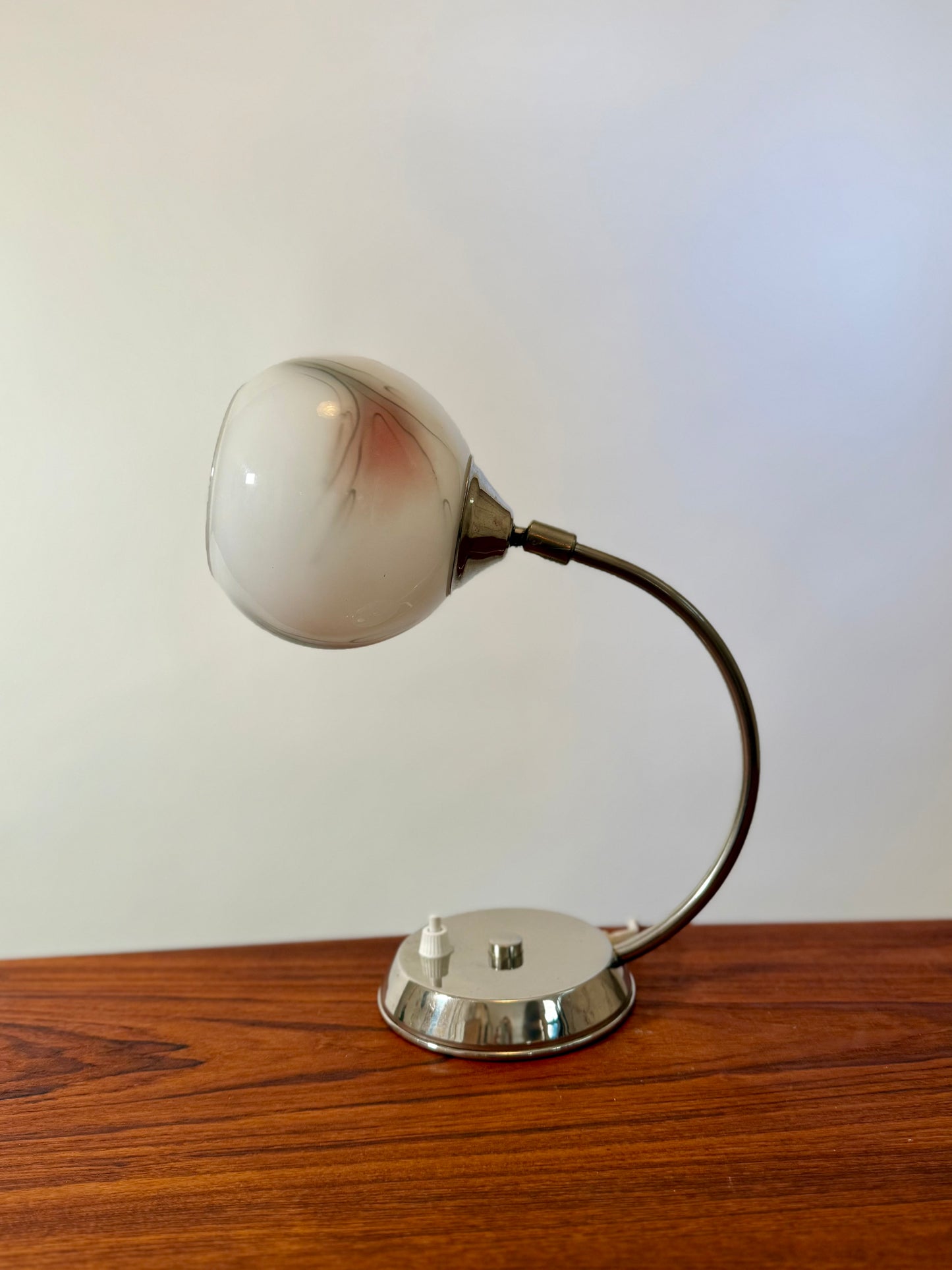 Liten bord/vägglampa i crome