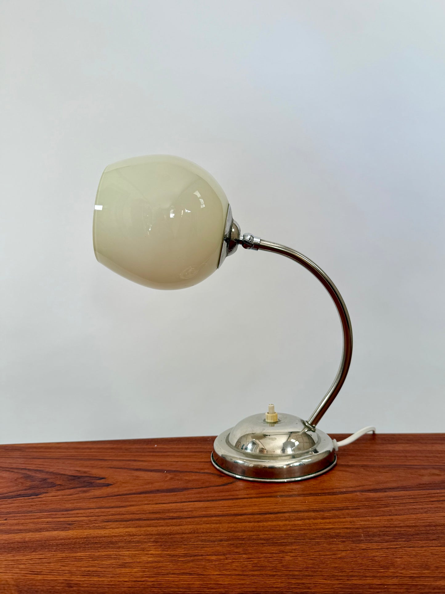 Liten bord/vägglampa i crome