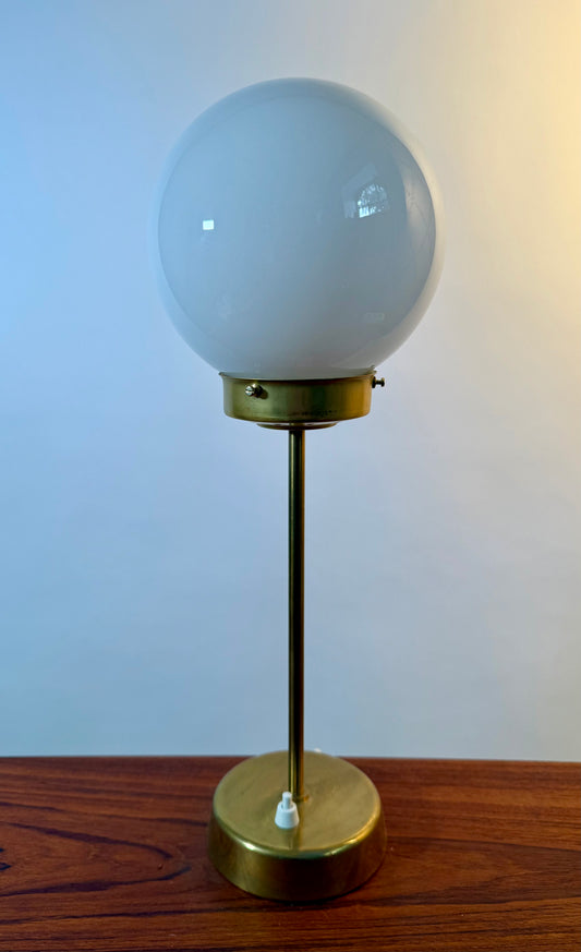 Elegant lampa glasglob