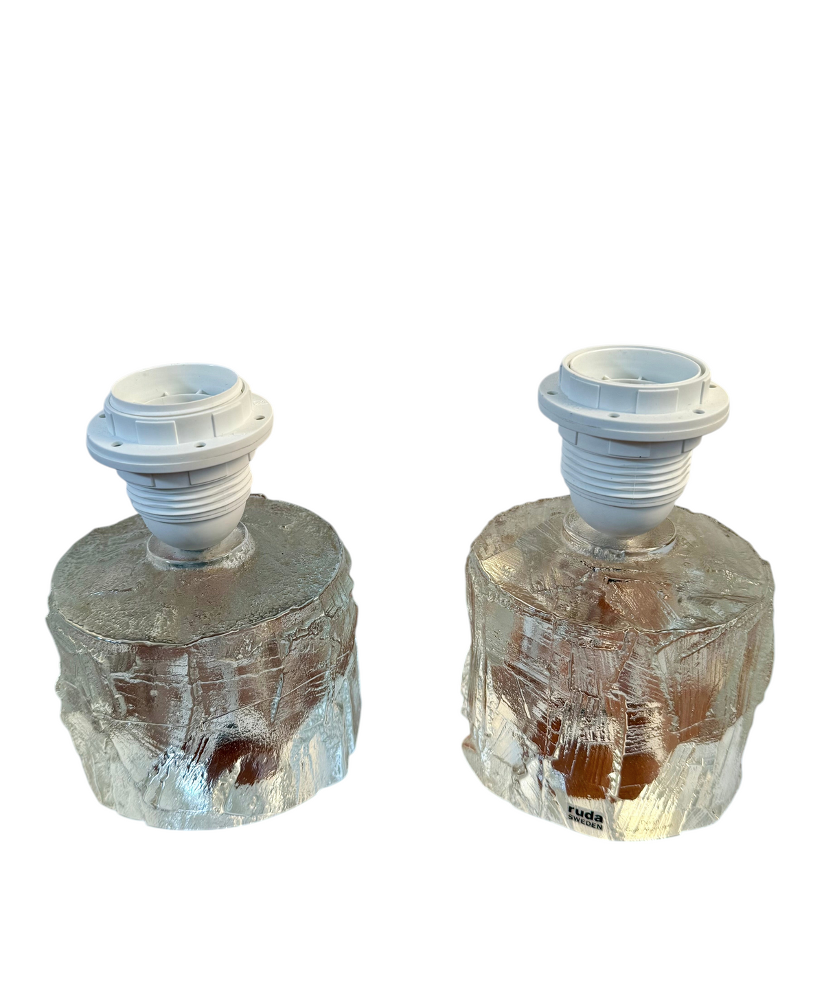 Par vintage lampfötter i klarglas från Ruda Glasbruk designade av Göte Augustsson på 1950-talet.
