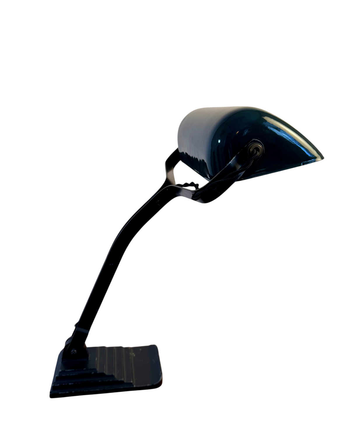 Modighus.se bankirlampa i vintage-stil med svart metallstomme och mörkgrön emaljerad skärm.