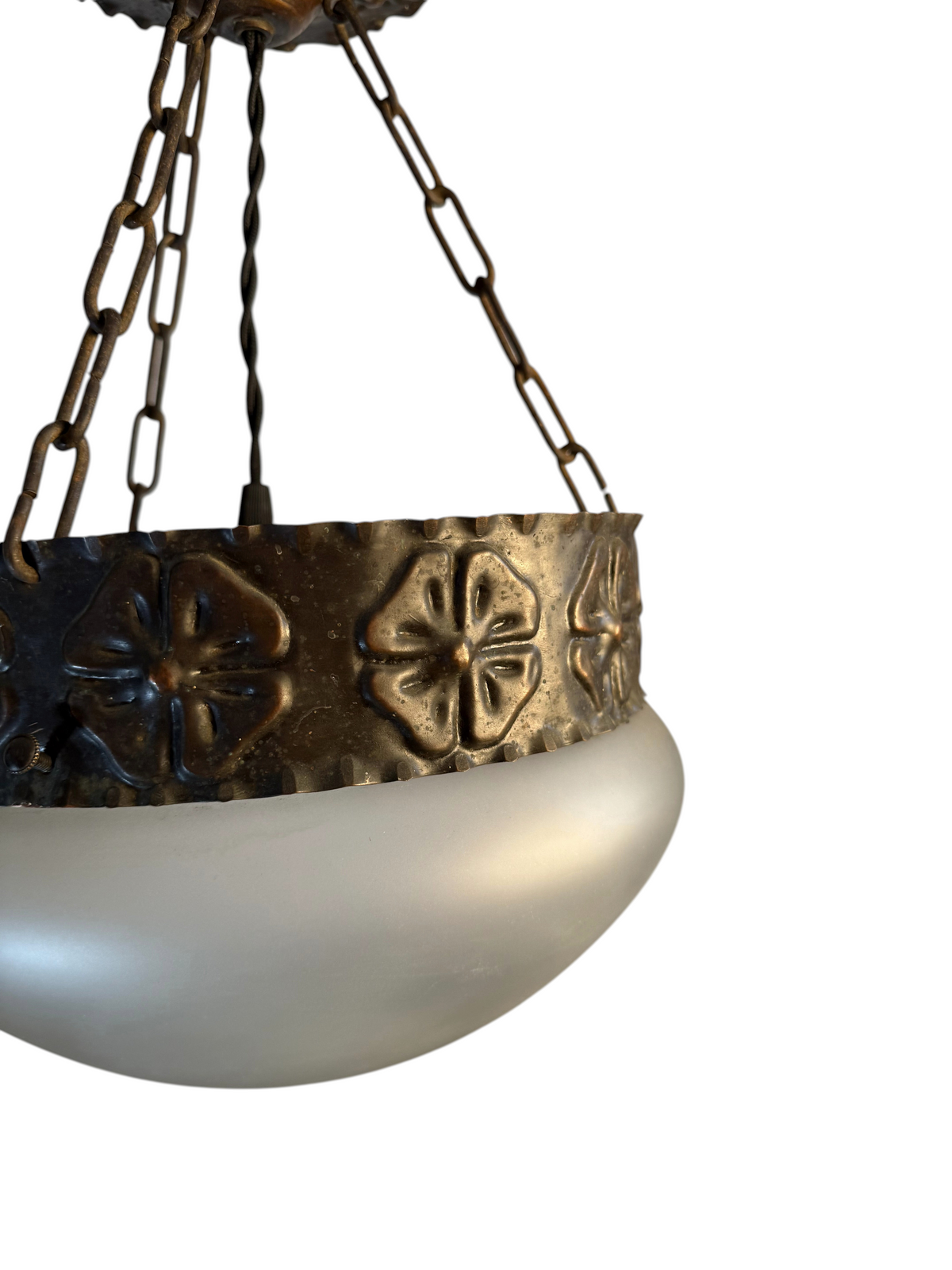 Modighus.se Jugend taklampa i oxiderad koppar med dekorativa blommotiv och kupa i frostat glas från 1920-talet