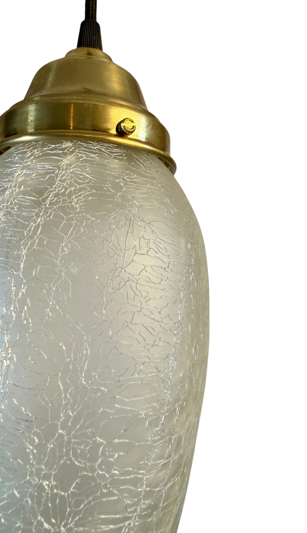 Modighus.se jugenlampa med droppformad kupa i frostat krackelerat glas och detaljer i mässing.