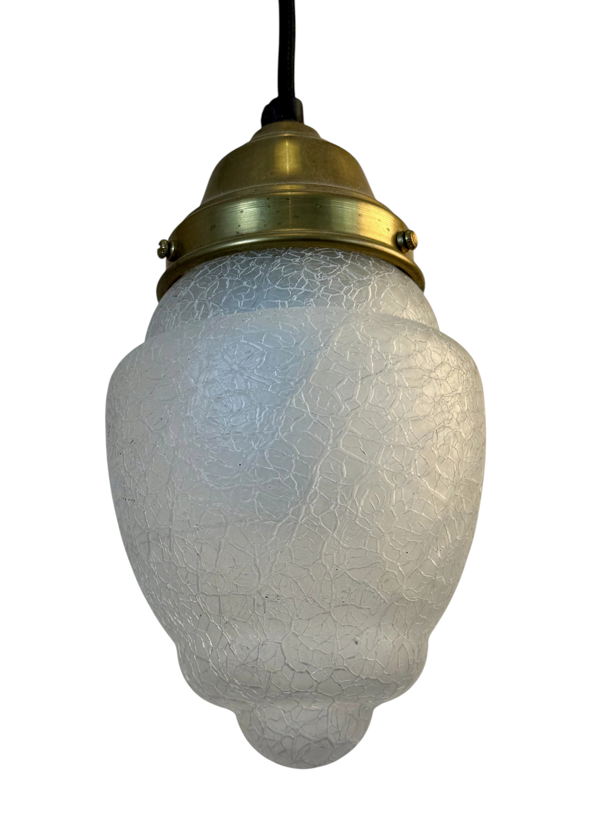 Modighus.se jugend-lampa i frostat krackelerat glas med mässingsfäste och svart textilkabel i vintagestil.