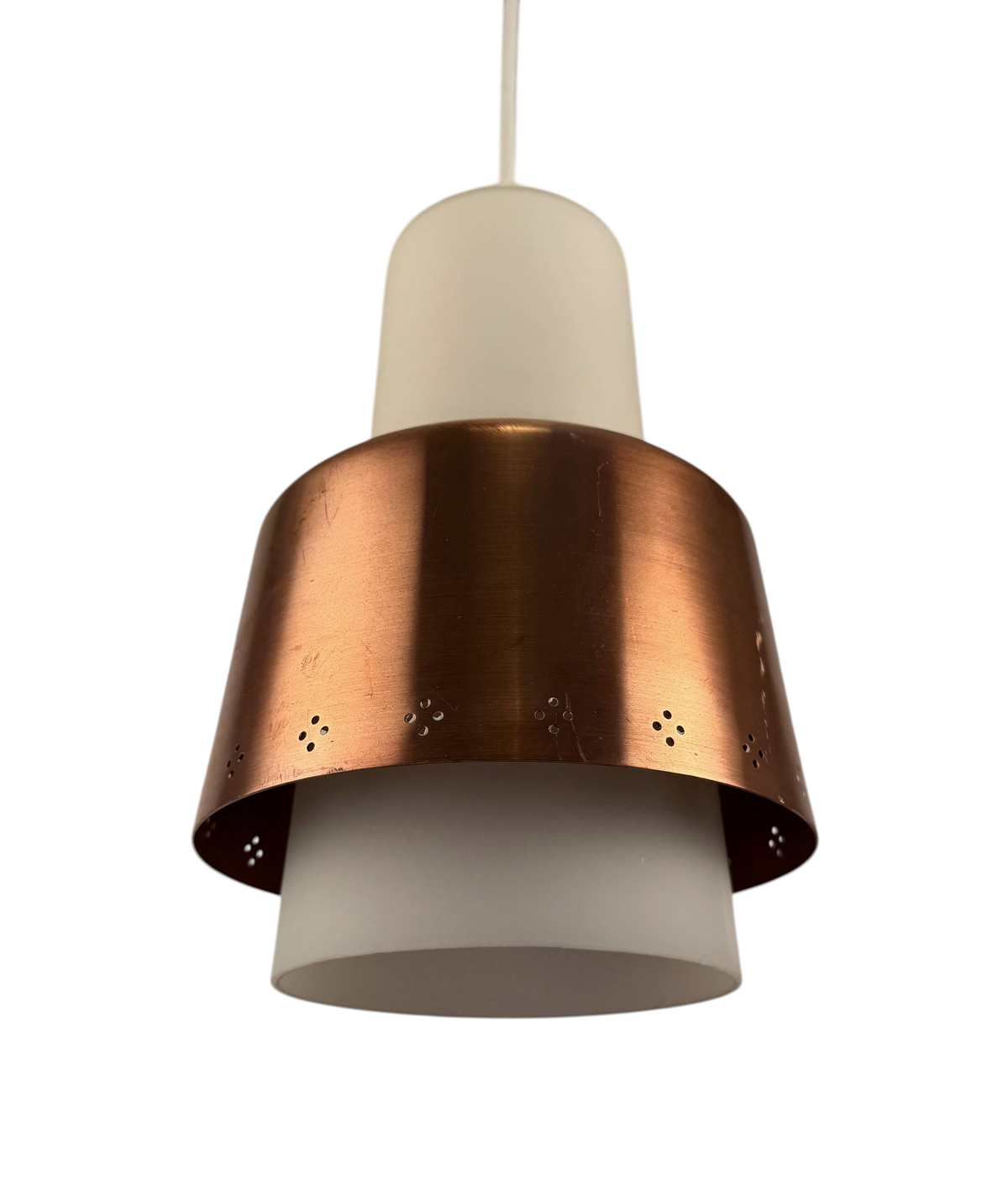 Modighus.se retro taklampa från 1950-talet i koppar och vitt matt glas med dekorativa hål