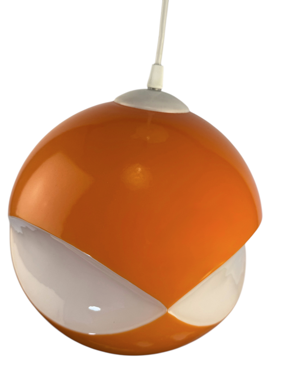 Modighus.se retro space age-lampa i orange och vitt glas från 1960- eller 70-talet med ny el.