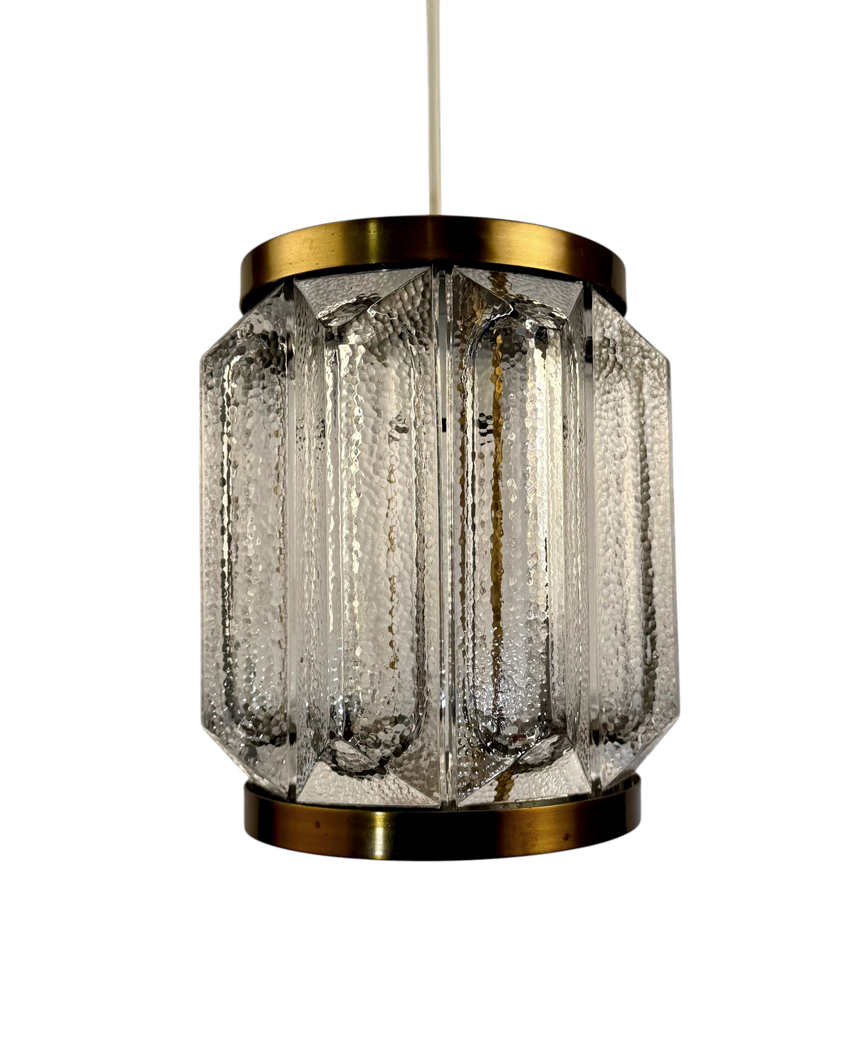 Vintage taklampa Prax från Modighus.se i klarglas med strukturerad yta och detaljer i mässing från 1970-talet.