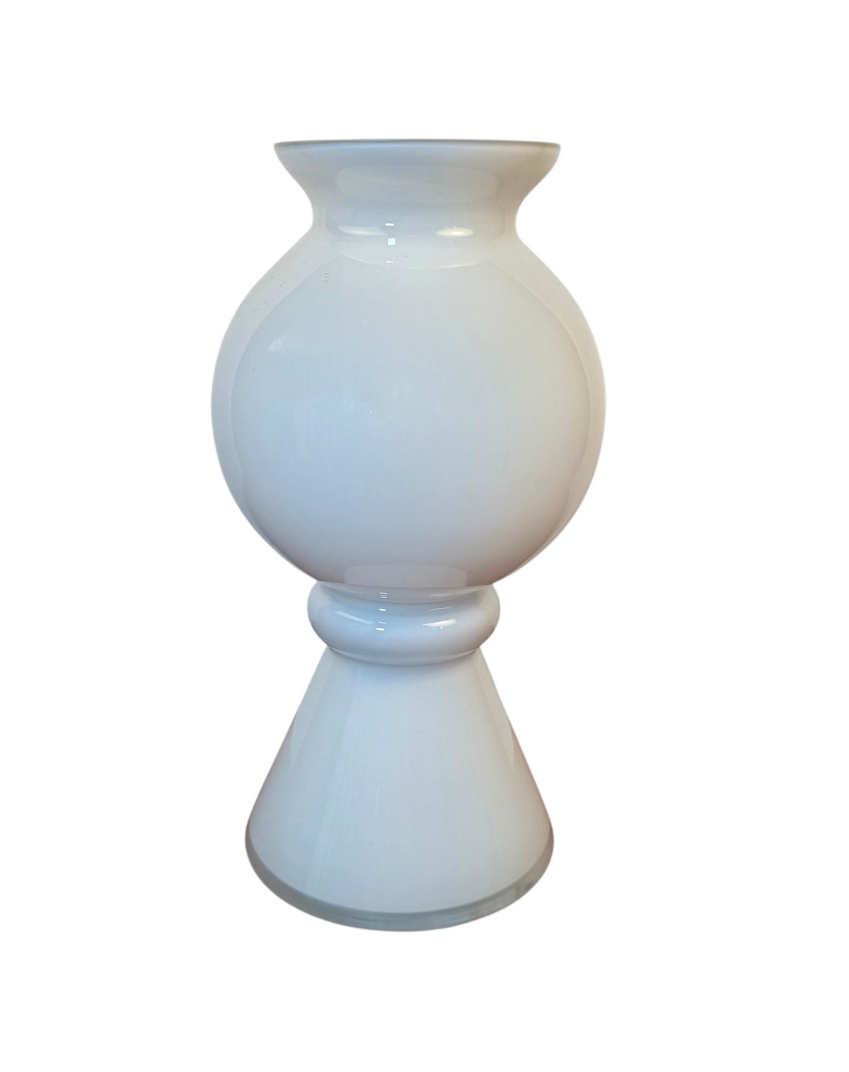 Modighus.se retro bordslampa i vitt glas från 1960-talet med elegant form och ny el.