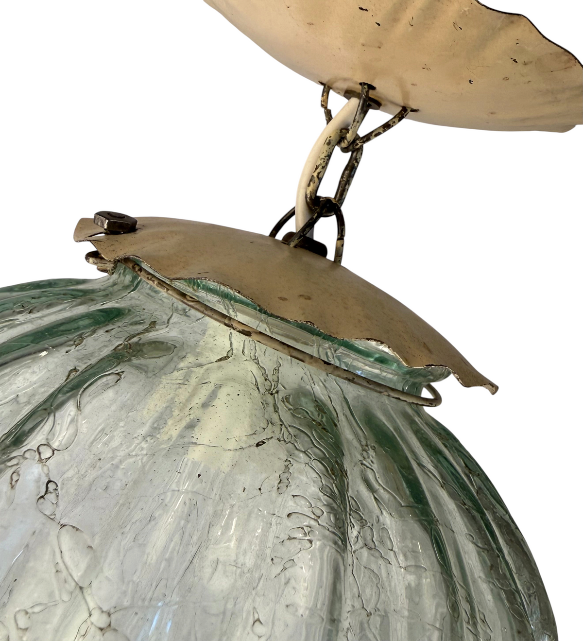 Modighus.se vintage taklampa i krackelerat blått glas med vitt smidesfäste från 1940-talet