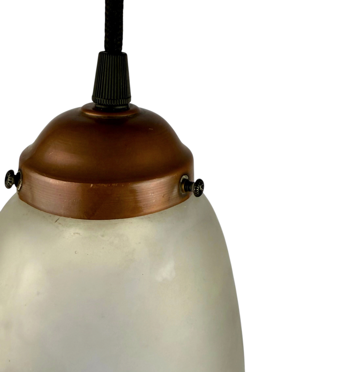 Modighus.se Jugen fönsterlampa i frostat glas med kopparfäste och svart textilkabel i 1920-talsstil
