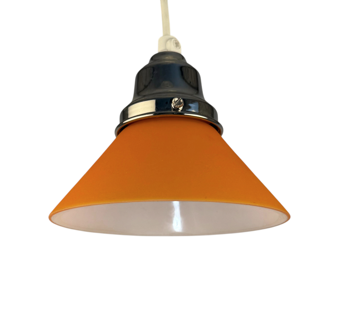 Modighus.se skomakarlampa med orange glasskärm och fäste i krom, inspirerad av 1920-talets design.