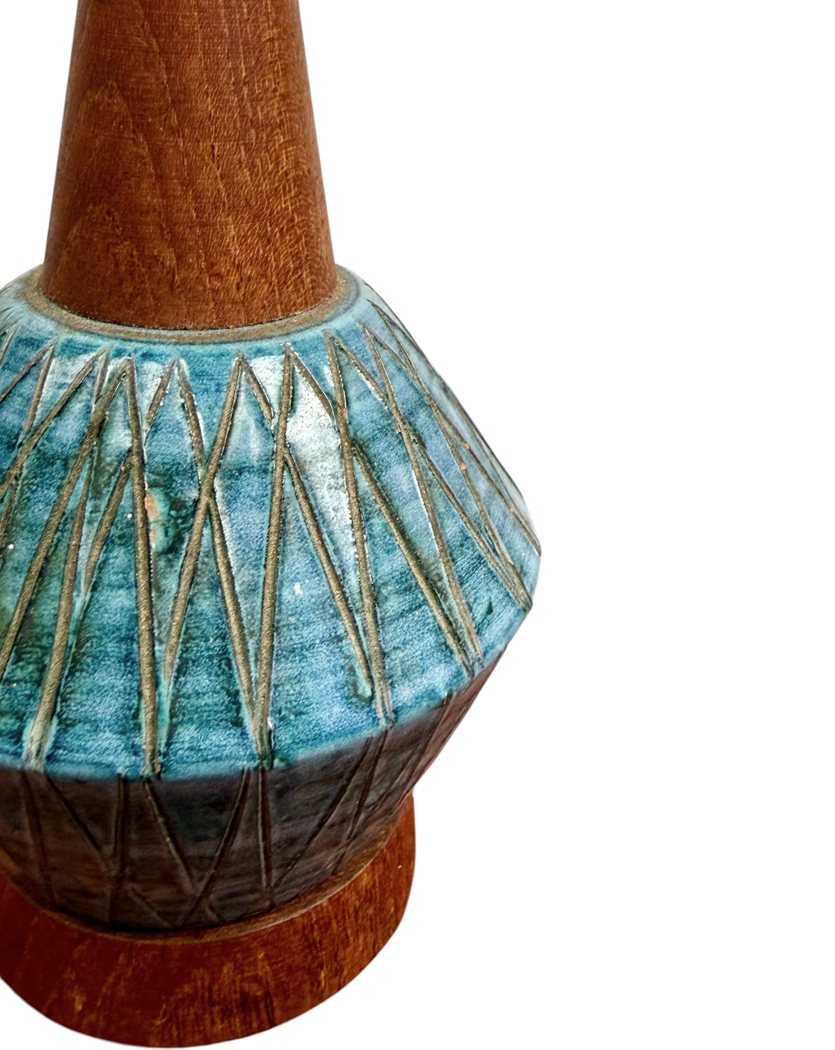 Modighus.se vintage lampfot i teak och turkosglaserad keramik med geometriskt mönster från 1950-talet