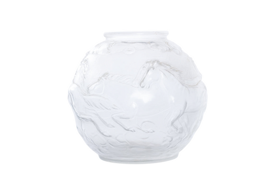 Glasvas med graverat hästmotiv. Från Glimma Glasbruk