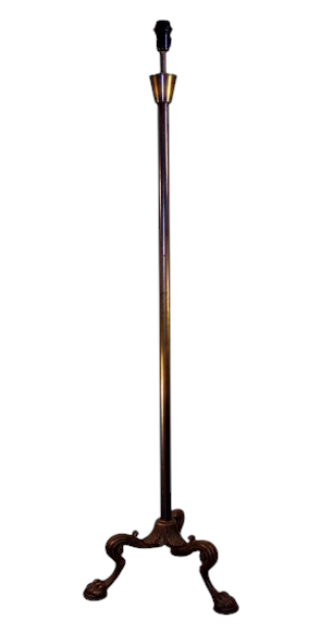 Omgjord antik fotogenlampa i metall med lejonfötter