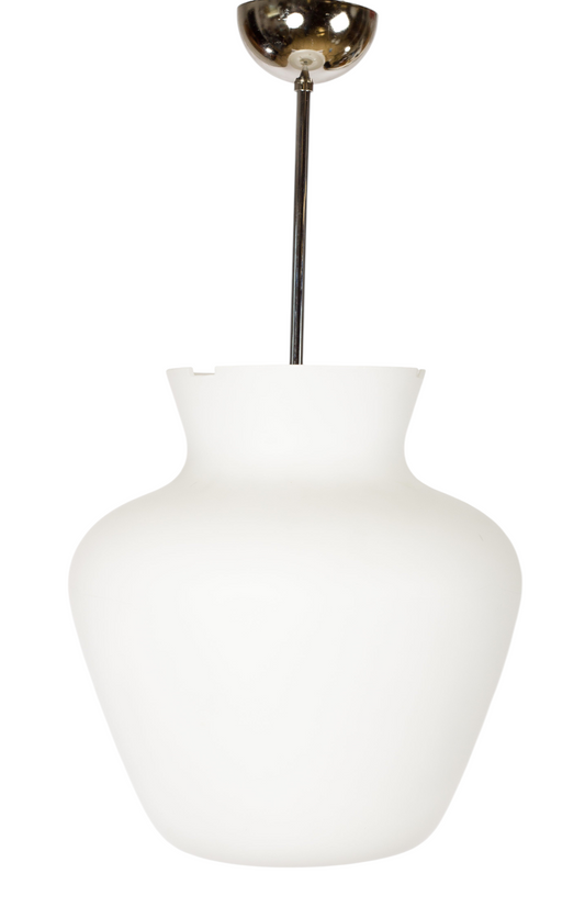 Stor industrilampa i frostat vitt glas tillskriven Gunnar Asplund för ASEA, ny pendel, 1940-tal