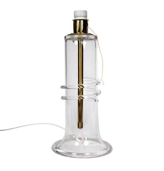 Stor elegant bordslampa i klart glas. Från Atelje Lyktan Åhus med design av Hannelore Dreutler