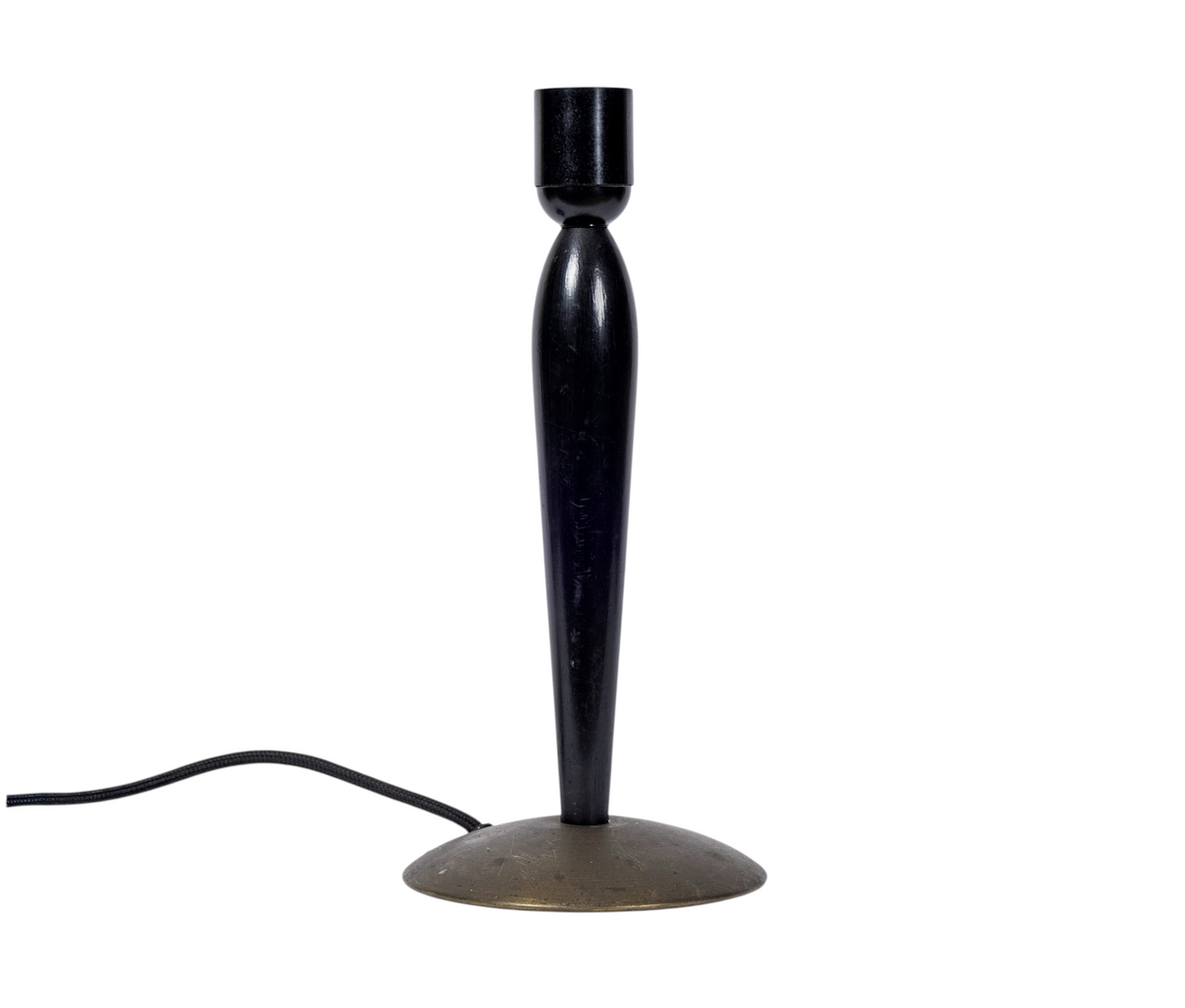 Cool bordslampa med svart stomme och fot i oxiderad mässing med trädetaljer, 1930-tal
