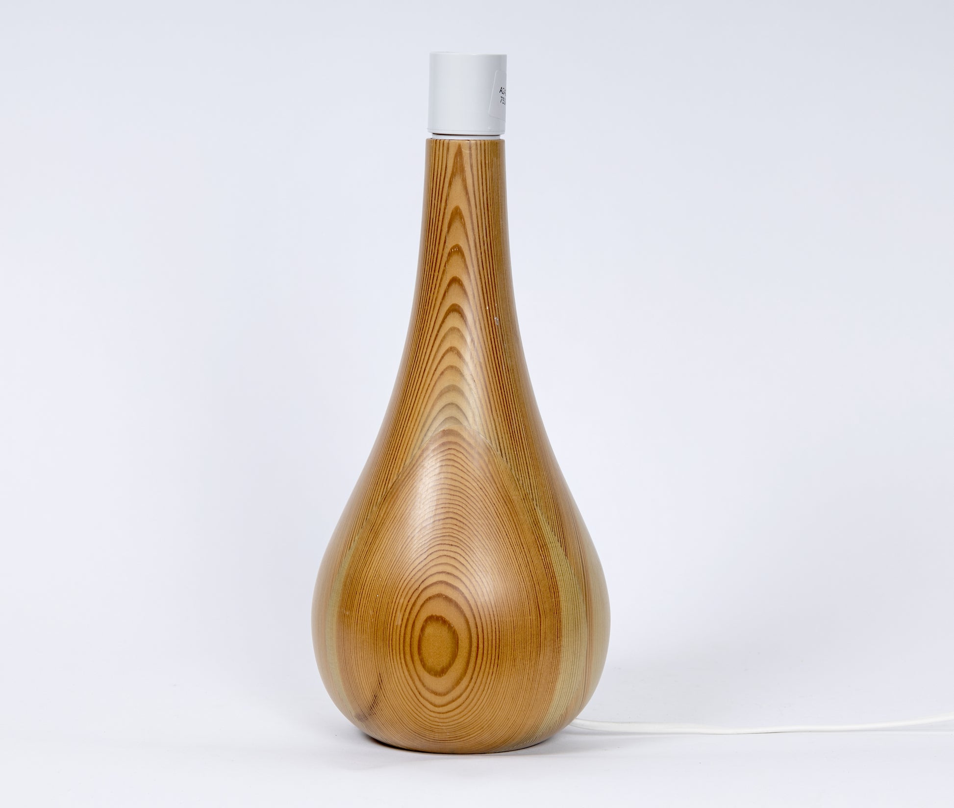 Vackert svarvad bordslampa i lackad furu, 1970-tal, naturlig träfärg
