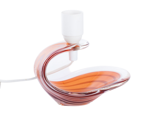 Elegant skållampa i rött och orange glas. Från Flygfors med design av Paul Kedelv