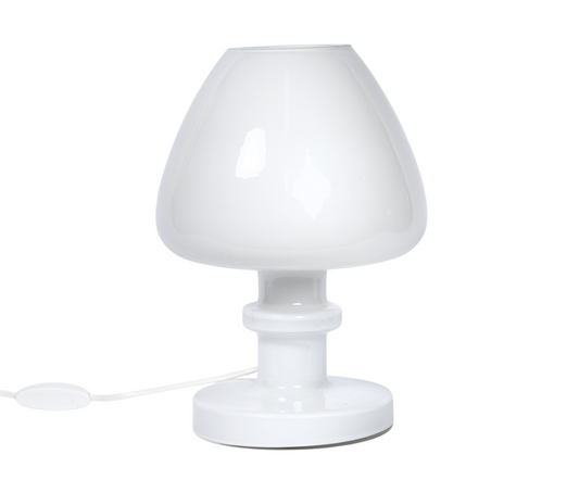 Lampfot i vitt opaliserande glas av Hans-Agne Jakobsson Markaryd, 1960-tal