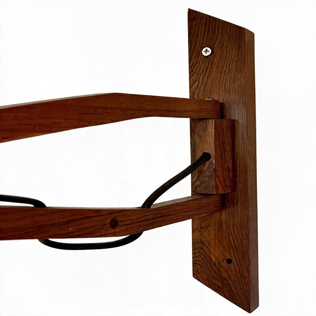 Vägglampa teak