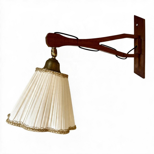 Vägglampa teak